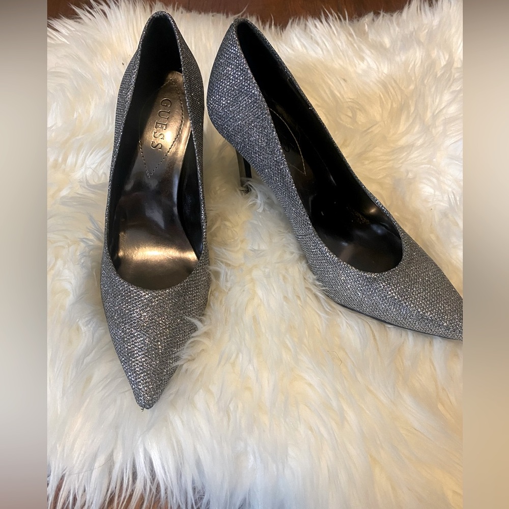 NWOT Guess Pointed Toe Shimmer Stilettos